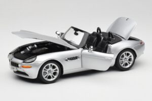 BMW Z8 E52 Kabriolets Sudrabs Kyosho 1:18 80432411551 Metāls — attēls 2 no 8