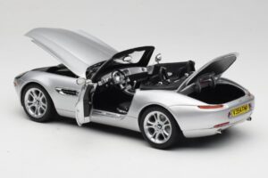BMW Z8 E52 Kabriolets Sudrabs Kyosho 1:18 80432411551 Metāls — attēls 7 no 8
