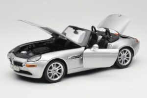 BMW Z8 E52 Titanium Silver Maisto 1:18 536896 Metāls — attēls 2 no 8