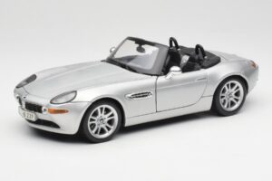BMW Z8 E52 Titanium Silver Maisto 1:18 536896 Metāls
