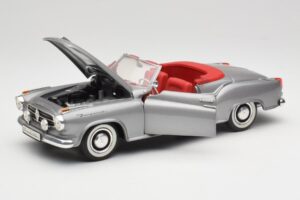 Borgward Isabella Kabriolets Sudrabs Revell 1:18 8411 Metāls — attēls 2 no 8