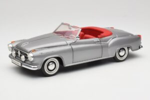 Borgward Isabella Kabriolets Sudrabs Revell 1:18 8411 Metāls