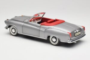 Borgward Isabella Kabriolets Sudrabs Revell 1:18 8411 Metāls — attēls 7 no 8
