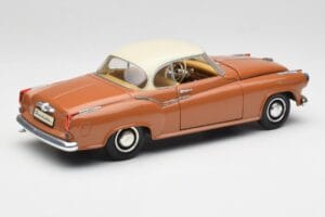 Borgward Isabella Coupe Bronzs Balts Revell 1:18 08982 Metāls — attēls 3 no 8