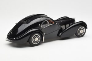 Bugatti 57SC Atlantic Melns CMC 1:18 M-085 Metāls — attēls 2 no 6