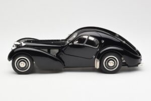 Bugatti 57SC Atlantic Melns CMC 1:18 M-085 Metāls — attēls 3 no 6