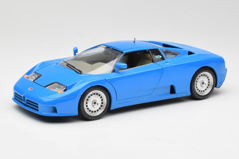 Bugatti EB110 Zils Bburago 1:18 3035 Metāls