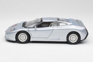 Bugatti EB110 SS Sudrabs Anson 1:18 30303-W-M2 Metāls — attēls 4 no 8