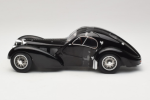 Bugatti Type 57 SC Atlantic Melns Solido 1:18 S1802101 Metāls — attēls 3 no 6