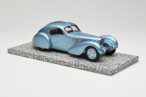 Bugatti Type 57SC Atlantic Zils Minichamps 1:18 107110320 Metāls — attēls 4 no 6