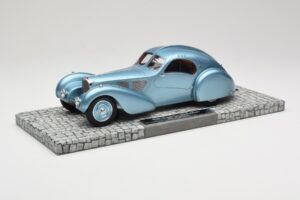 Bugatti Type 57SC Atlantic Zils Minichamps 1:18 107110320 Metāls