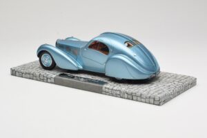 Bugatti Type 57SC Atlantic Zils Minichamps 1:18 107110320 Metāls — attēls 5 no 6
