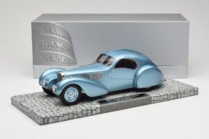 Bugatti Type 57SC Atlantic Zils Minichamps 1:18 107110320 Metāls — attēls 6 no 6