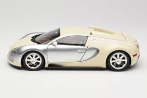 Bugatti Veyron Edition Centenaire Chrome Beige Minichamps 1:18 100110854 Metāls — attēls 4 no 8