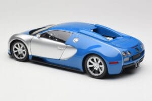 Bugatti Veyron Edition Centenaire Chrome Blue Minichamps 1:18 100110850-O Metāls — attēls 6 no 7