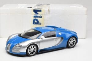 Bugatti Veyron Edition Centenaire Chrome Blue Minichamps 1:18 100110850-O Metāls — attēls 7 no 7