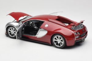 Bugatti Veyron Edition Centenaire Chrome Red Minichamps 1:18 100110851-O Metāls — attēls 5 no 8