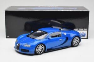 Bugatti Veyron Gaiši Zils Tumšzils Minichamps 1:18 100110821 Metāls — attēls 8 no 8