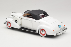 Buick Century Kabriolets Balts Signature Models 1:18 18131 Metāls — attēls 5 no 6