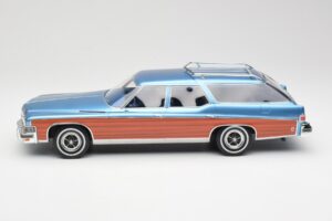 Buick Estate Wagon Light Blue Metallic BoS Models 1:18 BOS417 Sveķi — attēls 3 no 6