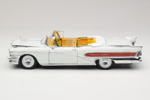Buick Limited Wells Fargo Zils Sun Star 1:18 4821 Metāls — attēls 3 no 6