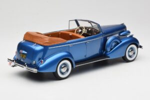 Buick Roadmaster 80-C Four Door Phaeton Blue Metallic BoS Models 1:18 BOS372 Sveķi — attēls 2 no 6