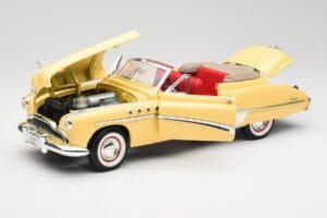 Buick Roadmaster Chrome Yellow Motormax 1:18 23124646-M17 Metāls — attēls 2 no 8