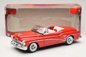 Buick Skylark Kabriolets Sarkans Motormax 1:18 73129 Metāls — attēls 8 no 8