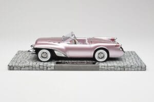 Buick Wildcat II Concept Salmon Metallic Minichamps 1:18 107141221 Sveķi — attēls 3 no 6