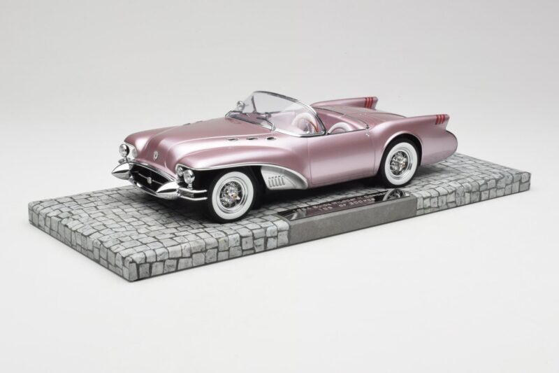 Buick Wildcat II Concept Salmon Metallic Minichamps 1:18 107141221 Sveķi