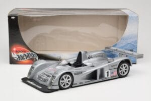 Cadillac Northstar LMP #1 24 Hours of Le Mans 2000 Hot Wheels 1:18 29225 Metāls — attēls 8 no 8