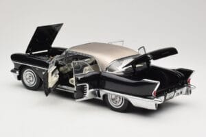 Cadillac Brougham Melns Sun Star 1:18 4001 Metāls — attēls 5 no 8
