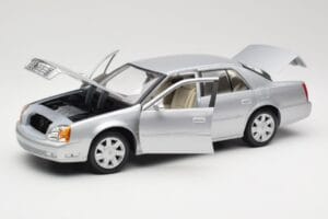 Cadillac DeVille DTS Maisto 1:18 56061 Metāls — attēls 2 no 8
