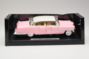 Cadillac Elvis Presley's Rozā MRC 1:18 79201 Metāls