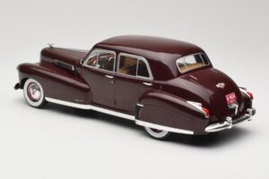 Cadillac Fleetwood 60 Special Sedan Sarkans MCG 1:18 MCG18071 Metāls — attēls 5 no 6