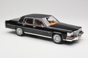 Cadillac Fleetwood Brougham Melns MCG 1:18 MCG18250 Metāls — attēls 4 no 6