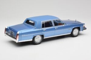 Cadillac Fleetwood Brougham Zils Metālisks MCG 1:18 MCG18252 Metāls — attēls 2 no 6