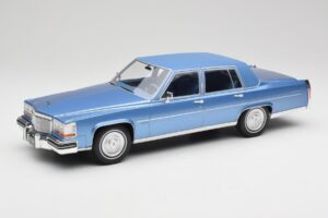 Cadillac Fleetwood Brougham Zils Metālisks MCG 1:18 MCG18252 Metāls