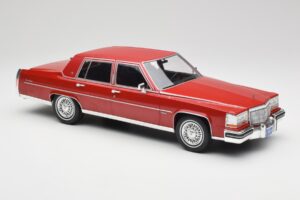 Cadillac Fleetwood Brougham Tumši Sarkans Metālisks MCG 1:18 MCG18251 Metāls — attēls 3 no 6