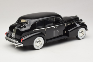 Cadillac Fleetwood Series 75 The Godfather Jada 1:18 91199 Metāls — attēls 2 no 6