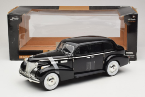 Cadillac Fleetwood Series 75 The Godfather Jada 1:18 91199 Metāls — attēls 6 no 6