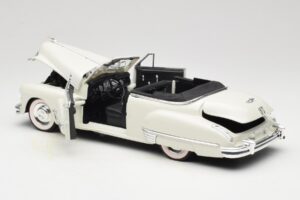 Cadillac Series 62 Kabriolets Balts Anson 1:18 30335 Metāls — attēls 5 no 8