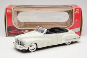 Cadillac Series 62 Kabriolets Balts Anson 1:18 30335 Metāls — attēls 8 no 8