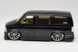 Chevrolet Astro Van Tuned Melns Jada 1:18 63122 Metāls — attēls 4 no 8