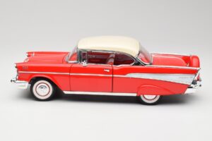 Chevrolet Bel Air Matador Sarkans & India Ziloņkauls Road Legends 1:18 92109 Metāls — attēls 4 no 8