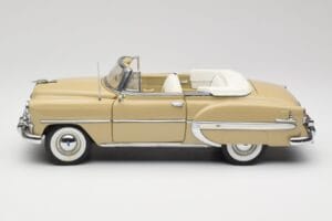 Chevrolet Bel Air Kabriolets Krēmkrāsas Sun Star 1:18 1623 Metāls — attēls 4 no 8