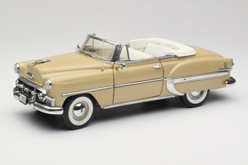 Chevrolet Bel Air Kabriolets Krēmkrāsas Sun Star 1:18 1623 Metāls