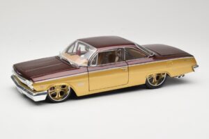 Chevrolet Bel Air Zeltains & Brūns Maisto 1:18 31064 Metāls