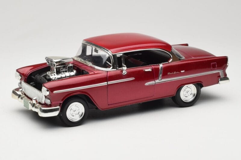 Chevrolet Bel Air Sarkans Motormax 1:18 73100TC-M1 Metāls