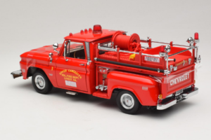 Chevrolet C-20 Fire Truck Sun Star 1:18 1383 Metāls — attēls 5 no 6